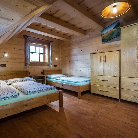 Drevenica U Stryka Vinca Σαλέ *